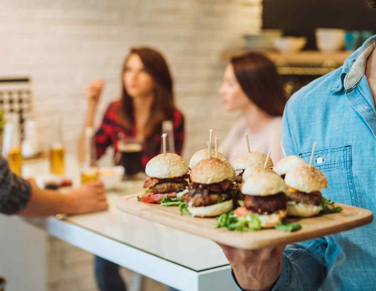 https://bioliquor.pumpkintribe.com/wp-content/uploads/2017/05/inner_cell_burger_3.jpg